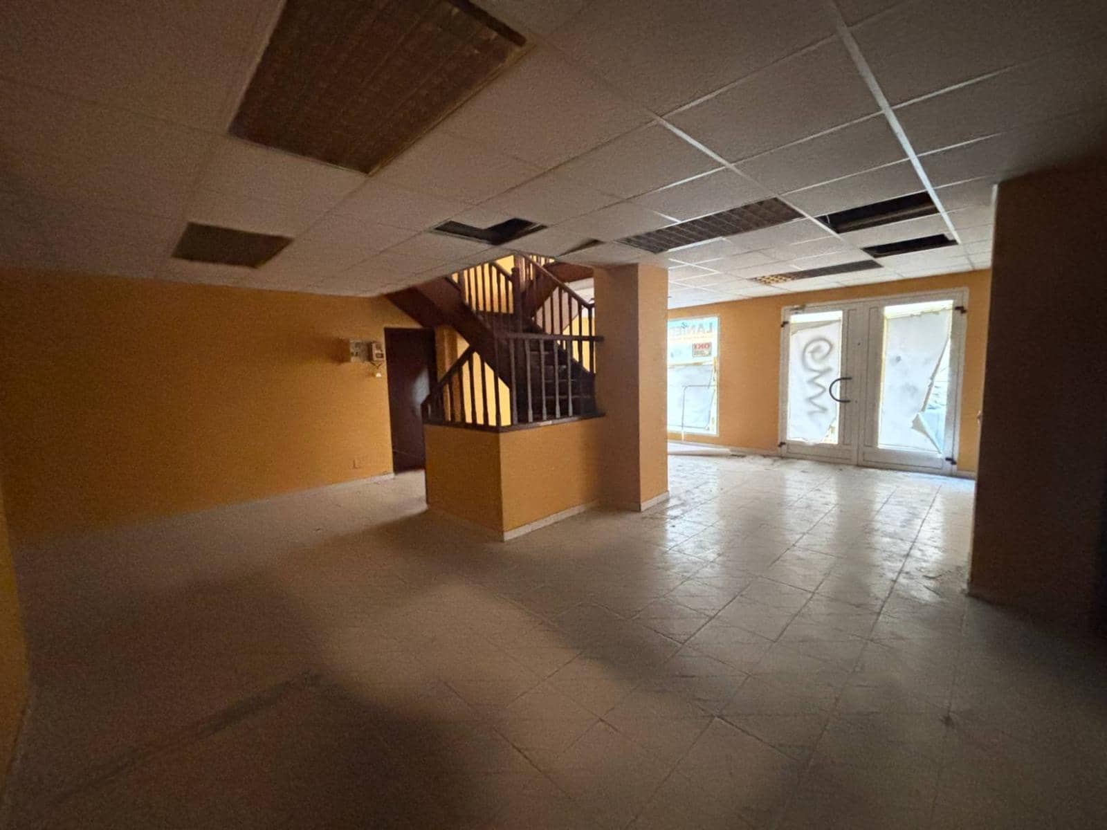 Commercial for sale in Santander - € 345,000 (Ref: 9535766)