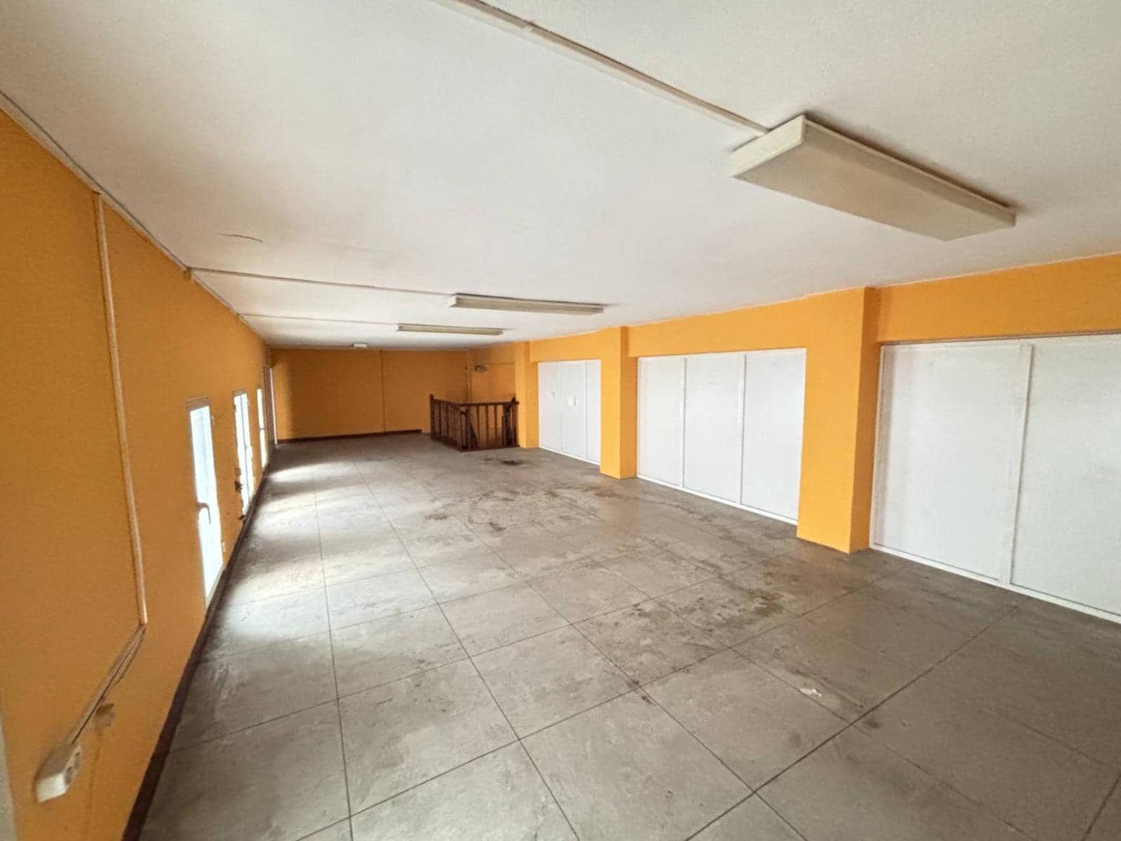 Commercial for sale in Santander - € 345,000 (Ref: 9535766)