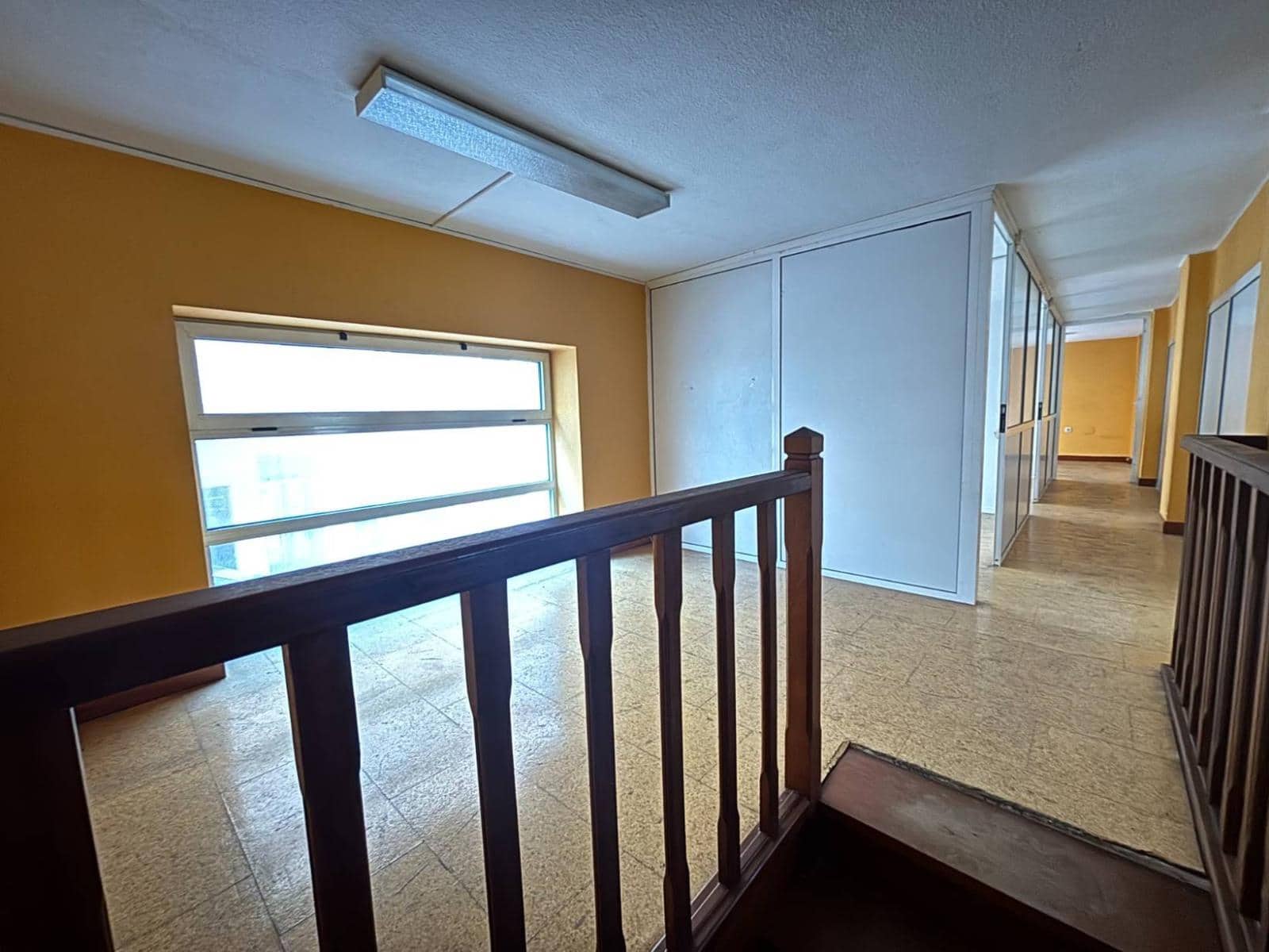 Commercial for sale in Santander - € 345,000 (Ref: 9535766)