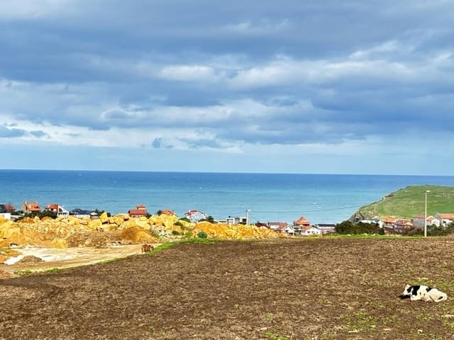 Casa de 6 habitaciones en Suances en venta - 150.000 € (Ref: 9540964)