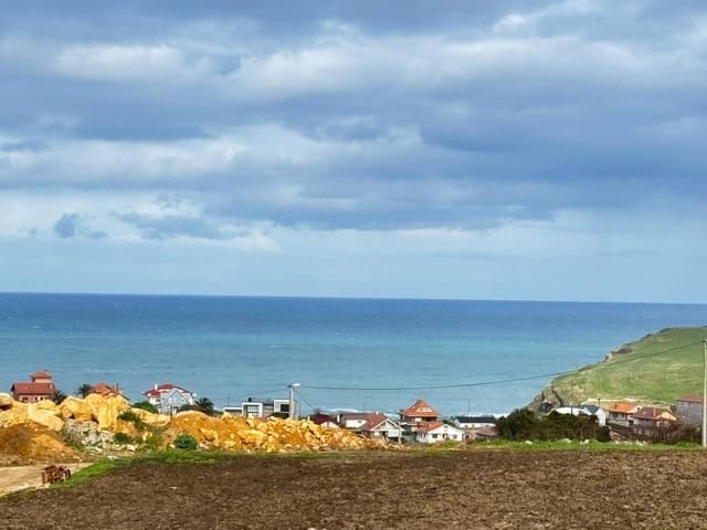 Casa de 6 habitaciones en Suances en venta - 150.000 € (Ref: 9540964)