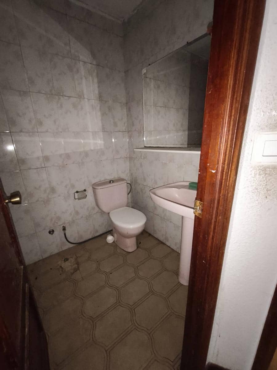 7 bedroom Townhouse for sale in Guarnizo - € 188,000 (Ref: 9592173)