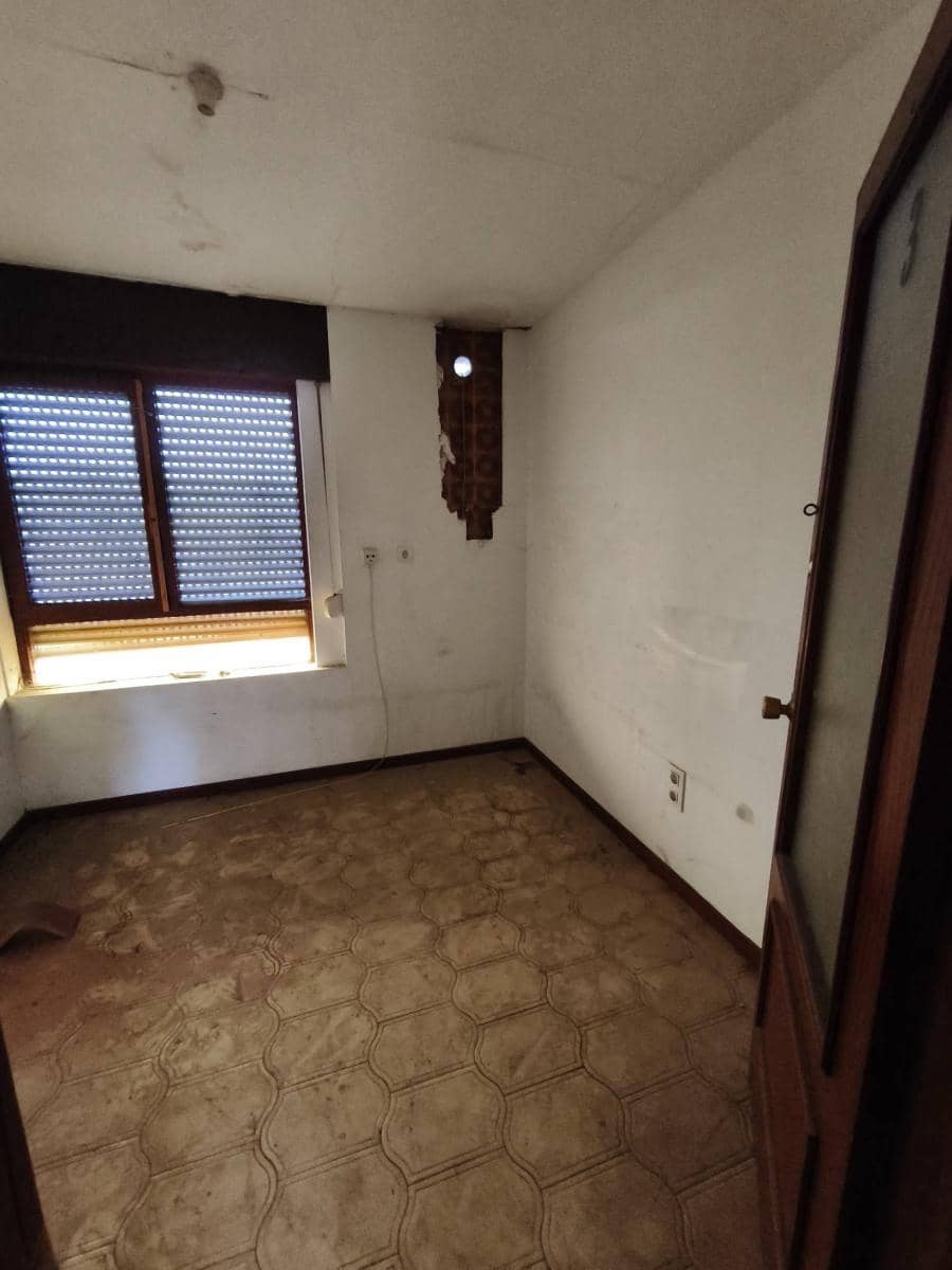 7 bedroom Townhouse for sale in Guarnizo - € 188,000 (Ref: 9592173)