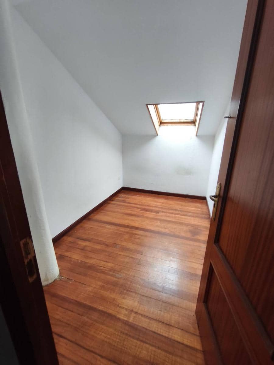 7 bedroom Townhouse for sale in Guarnizo - € 188,000 (Ref: 9592173)