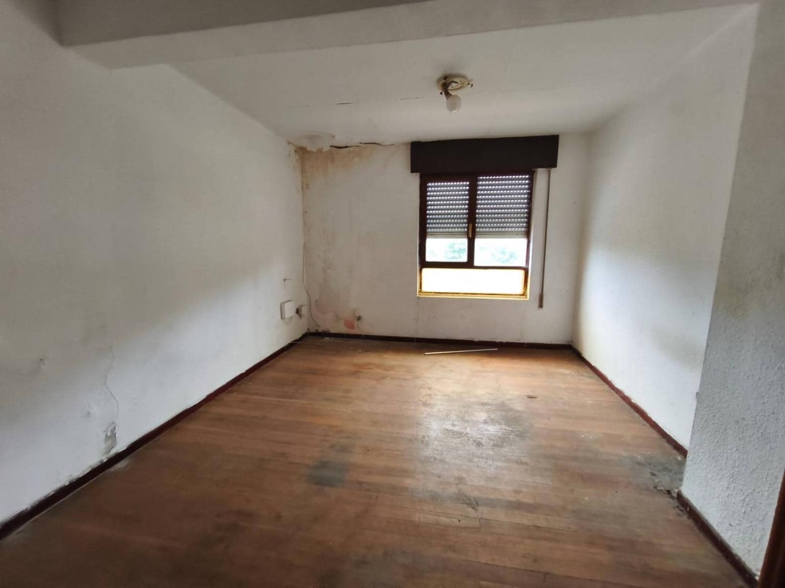 7 bedroom Townhouse for sale in Guarnizo - € 188,000 (Ref: 9592173)