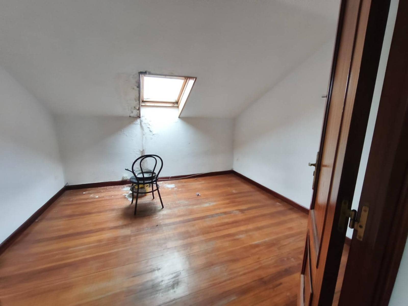 7 bedroom Townhouse for sale in Guarnizo - € 188,000 (Ref: 9592173)