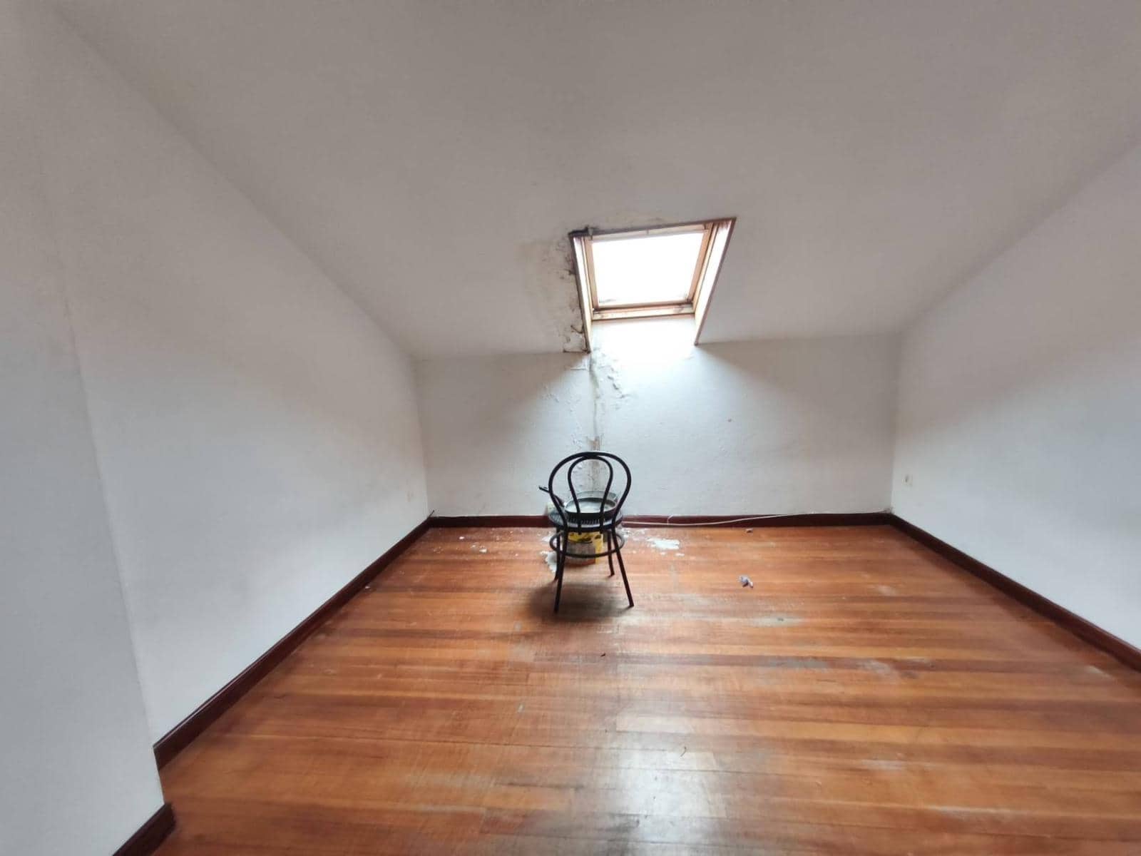 7 bedroom Townhouse for sale in Guarnizo - € 188,000 (Ref: 9592173)