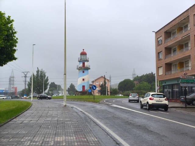 7 bedroom Townhouse for sale in Guarnizo, El Astillero - € 188,000 (Ref: 9592173)