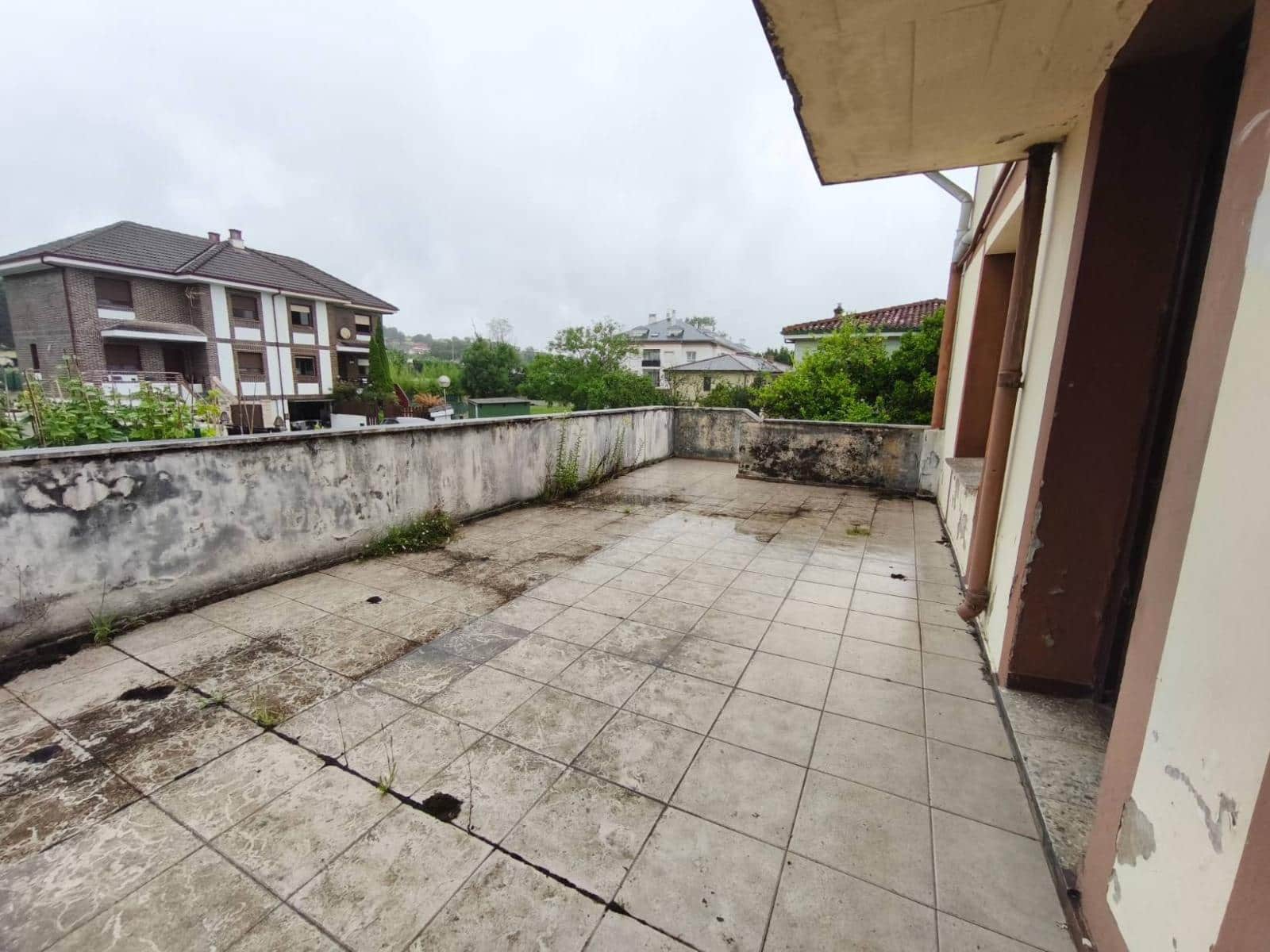 7 bedroom Townhouse for sale in Guarnizo - € 188,000 (Ref: 9592173)