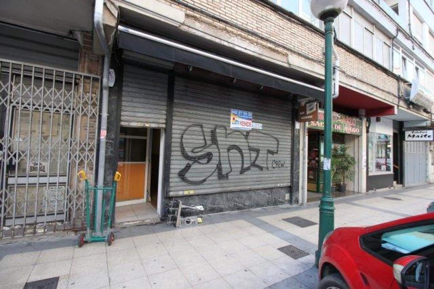 Commercial for sale in Torrelavega - € 100,000 (Ref: 9615456)