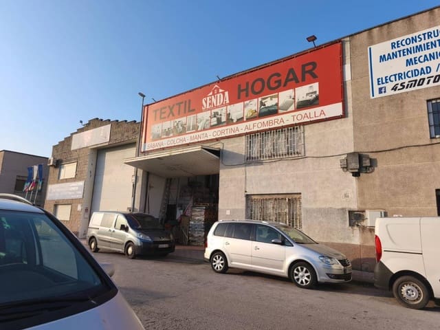 Commercieel te koop in Camargo - € 300.000 (Ref: 9655872)