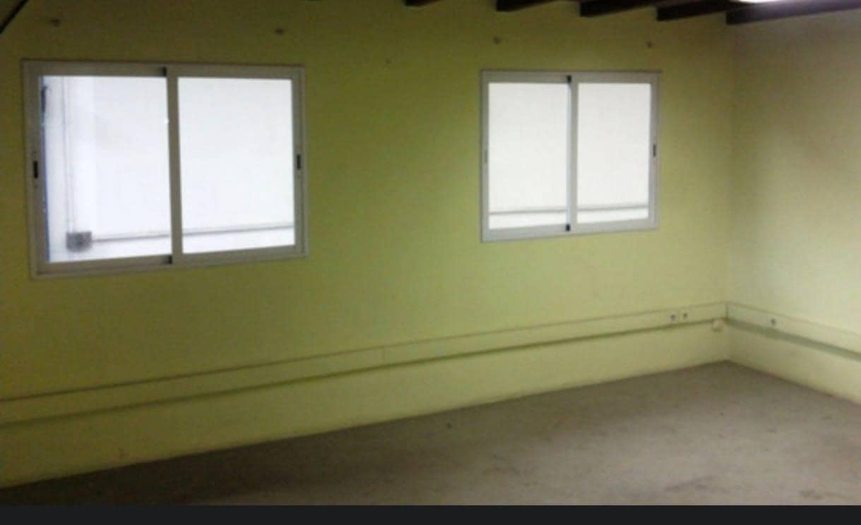 Commercieel te koop in Camargo - € 300.000 (Ref: 9655872)