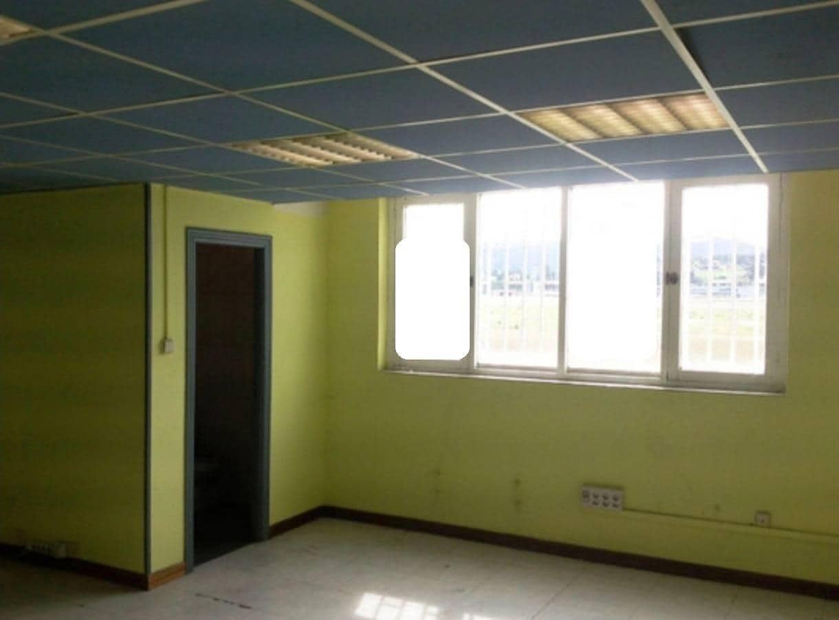 Commercieel te koop in Camargo - € 300.000 (Ref: 9655872)