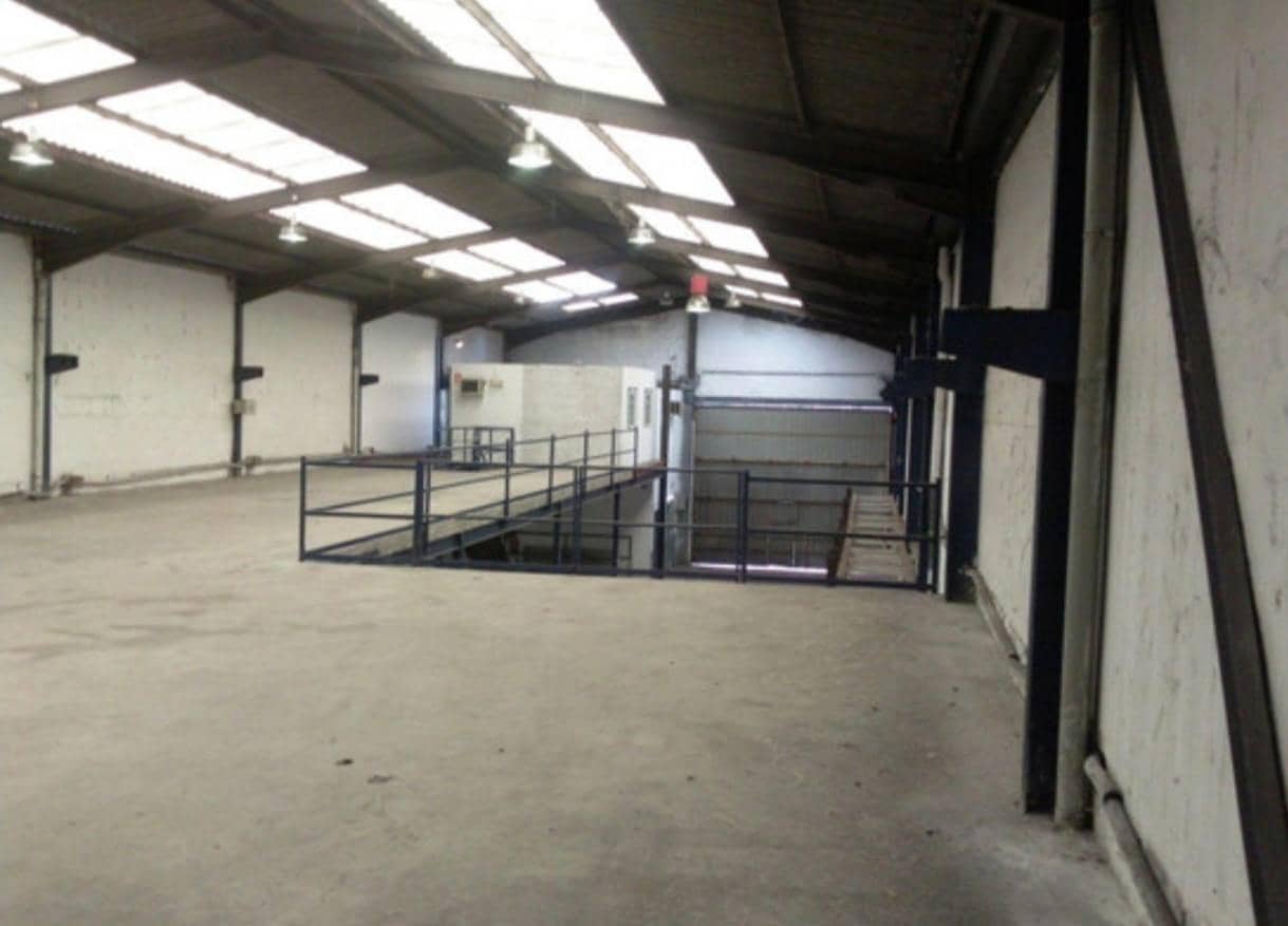 Commercieel te koop in Camargo - € 300.000 (Ref: 9655872)