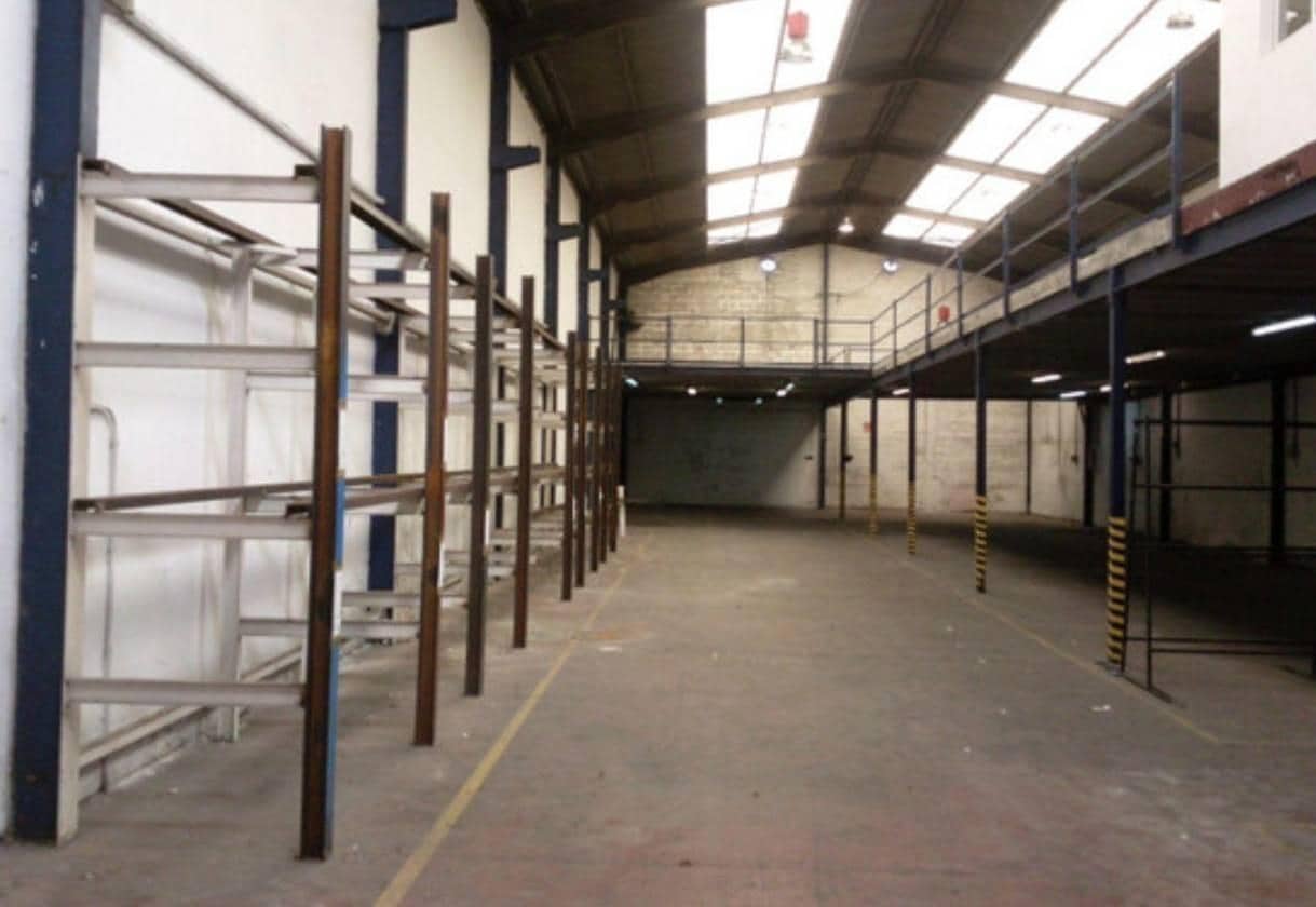 Commercieel te koop in Camargo - € 300.000 (Ref: 9655872)