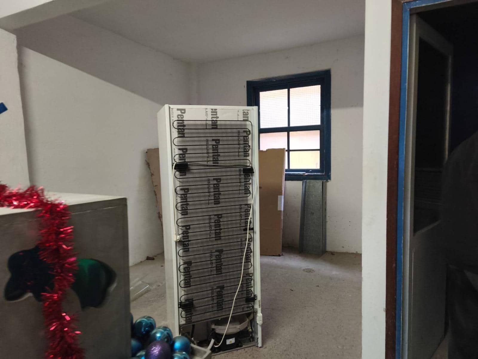 Kommersiell til salgs i Santander - € 170 000 (Ref: 9666273)