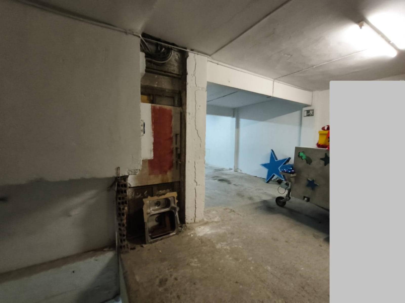 Kommersiell til salgs i Santander - € 170 000 (Ref: 9666273)