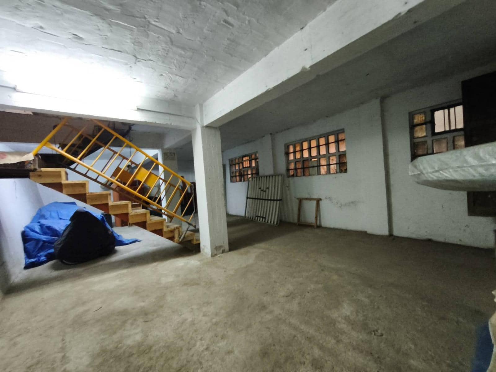 Kommersiell til salgs i Santander - € 170 000 (Ref: 9666273)