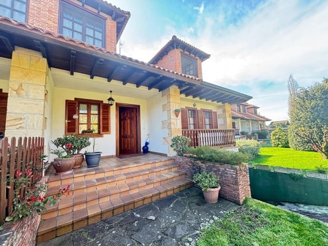 4 soveværelse Semi-Rækkehus til salg i Queveda, Santillana del Mar - € 485.000 (Ref: 9695204)