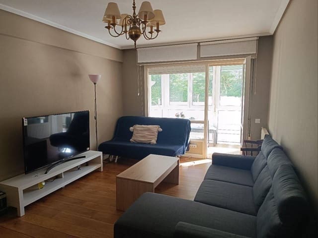 2 Zimmer Wohnung zu vermieten in Santander - 900 € (Ref: 9721507)