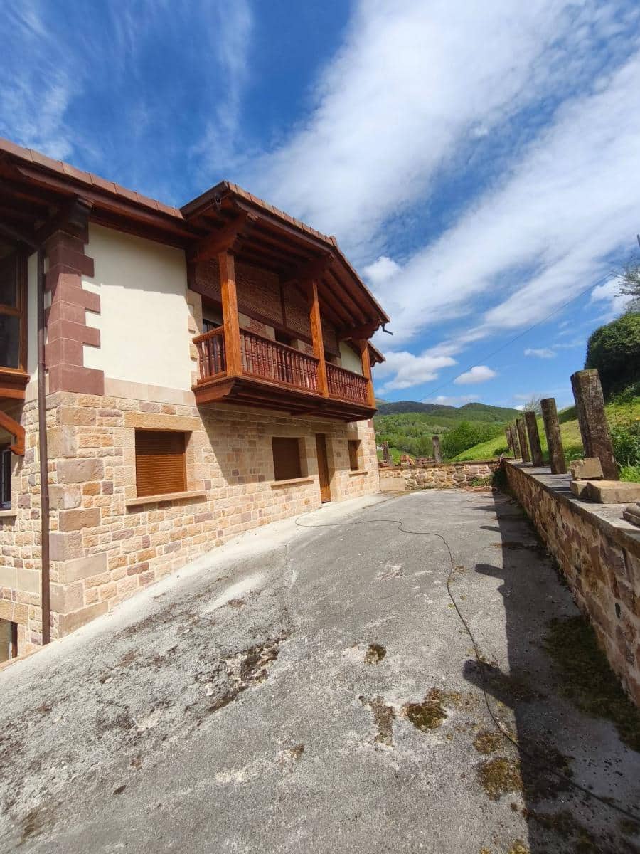 3 bedroom Townhouse for sale in Polaciones - € 280,000 (Ref: 9772856)