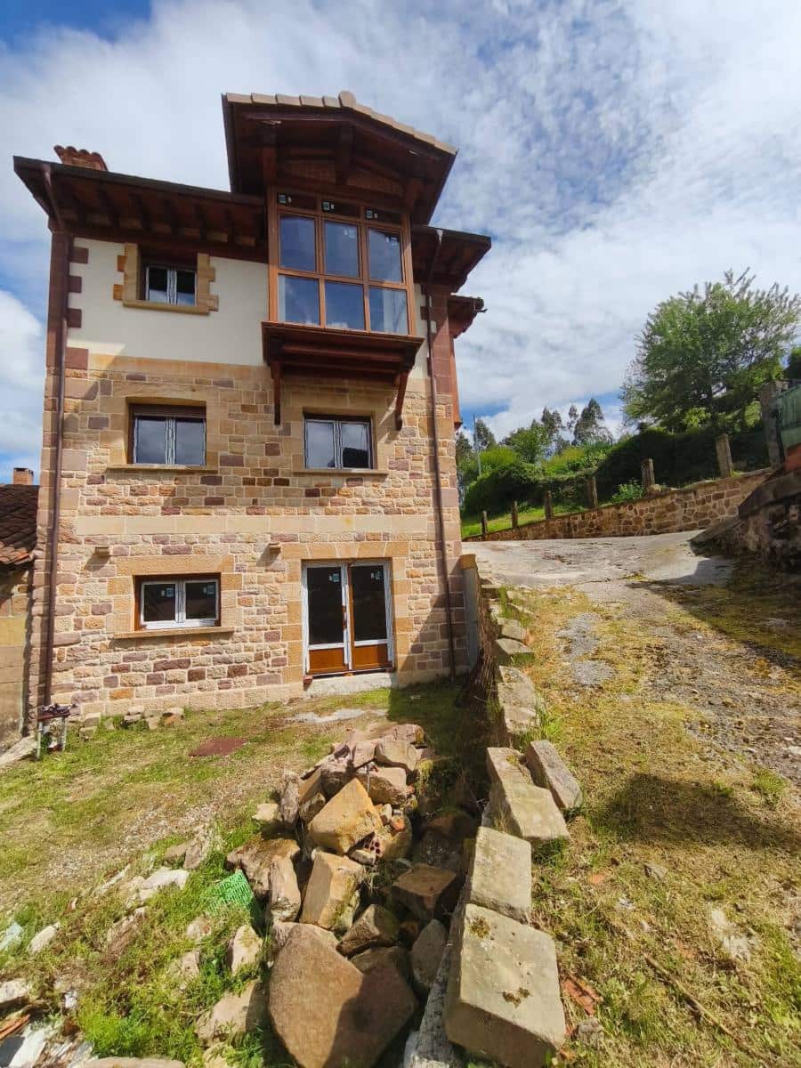 3 bedroom Townhouse for sale in Polaciones - € 280,000 (Ref: 9772856)