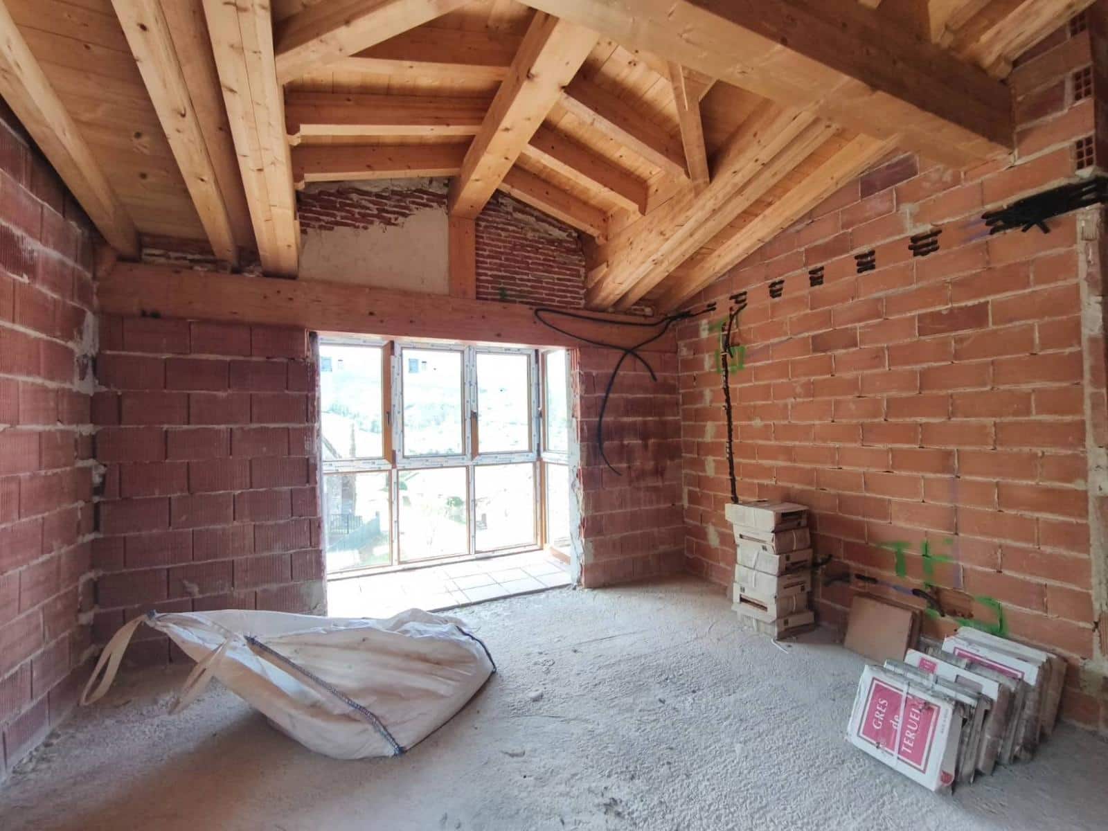 3 bedroom Townhouse for sale in Polaciones - € 280,000 (Ref: 9772856)