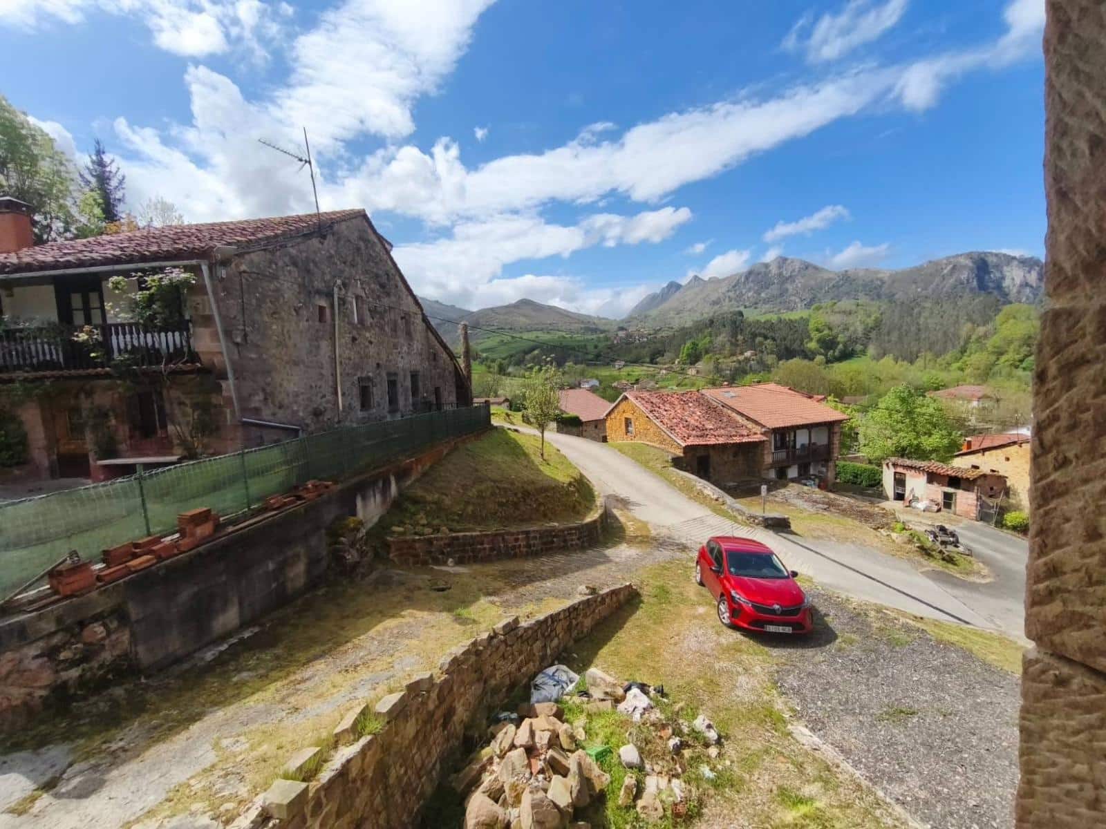 3 bedroom Townhouse for sale in Polaciones - € 280,000 (Ref: 9772856)