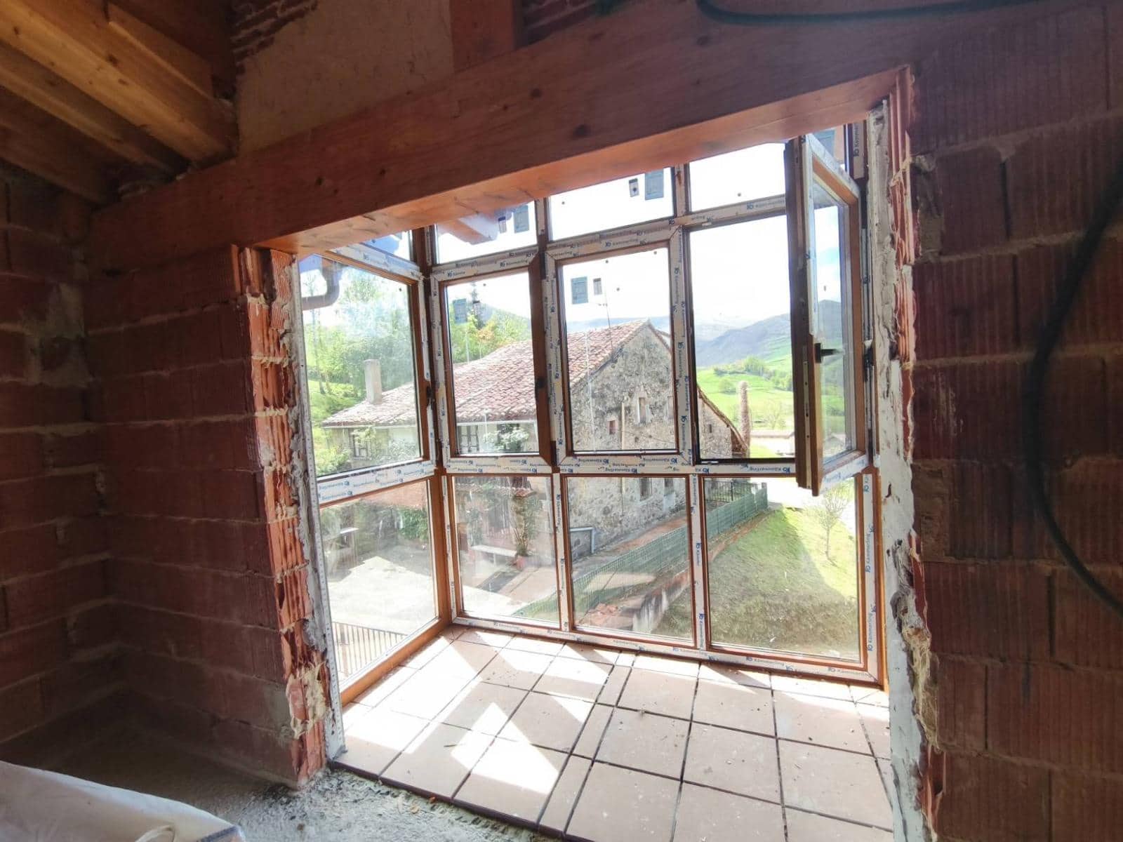 3 bedroom Townhouse for sale in Polaciones - € 280,000 (Ref: 9772856)