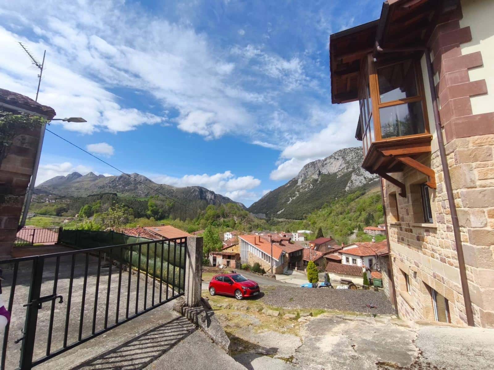 3 bedroom Townhouse for sale in Polaciones - € 280,000 (Ref: 9772856)