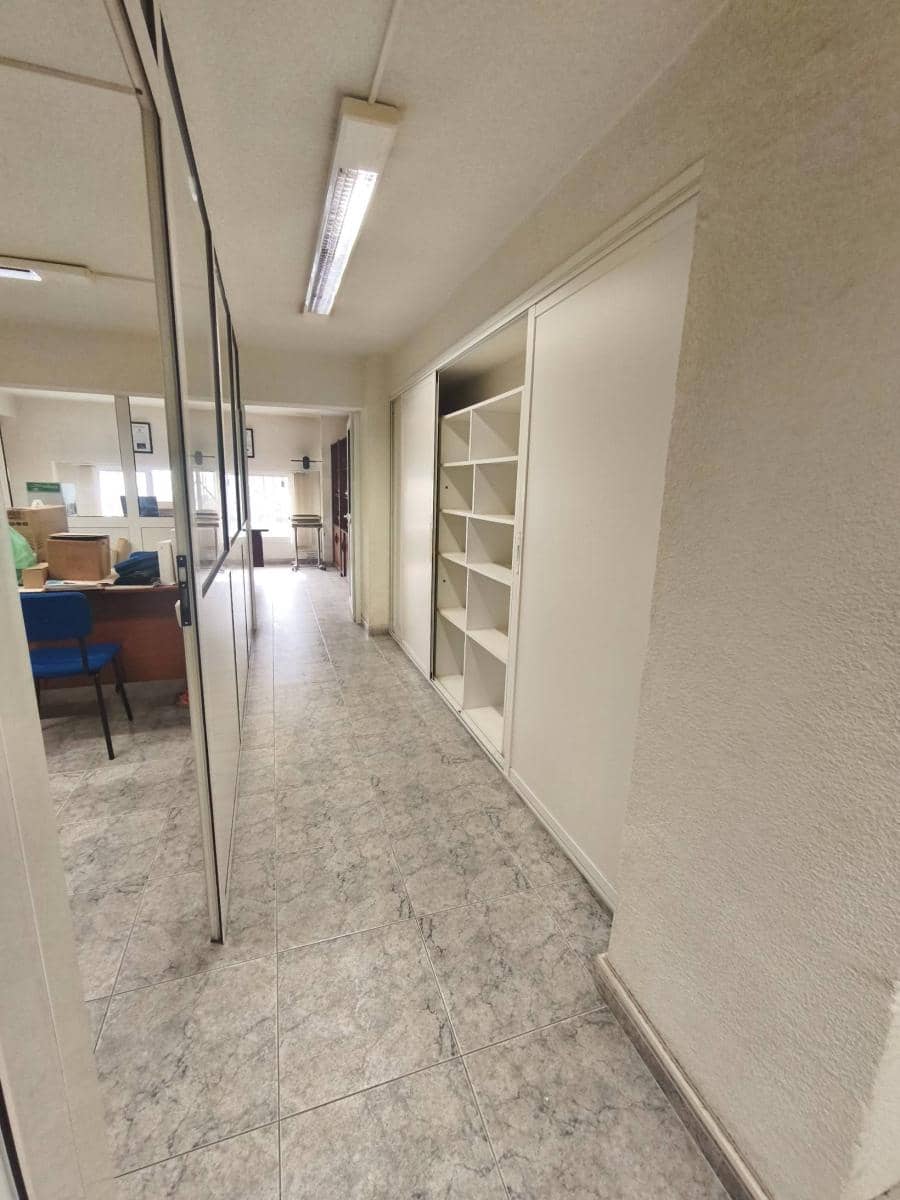 Commercial for sale in Santander - € 490,000 (Ref: 9799070)