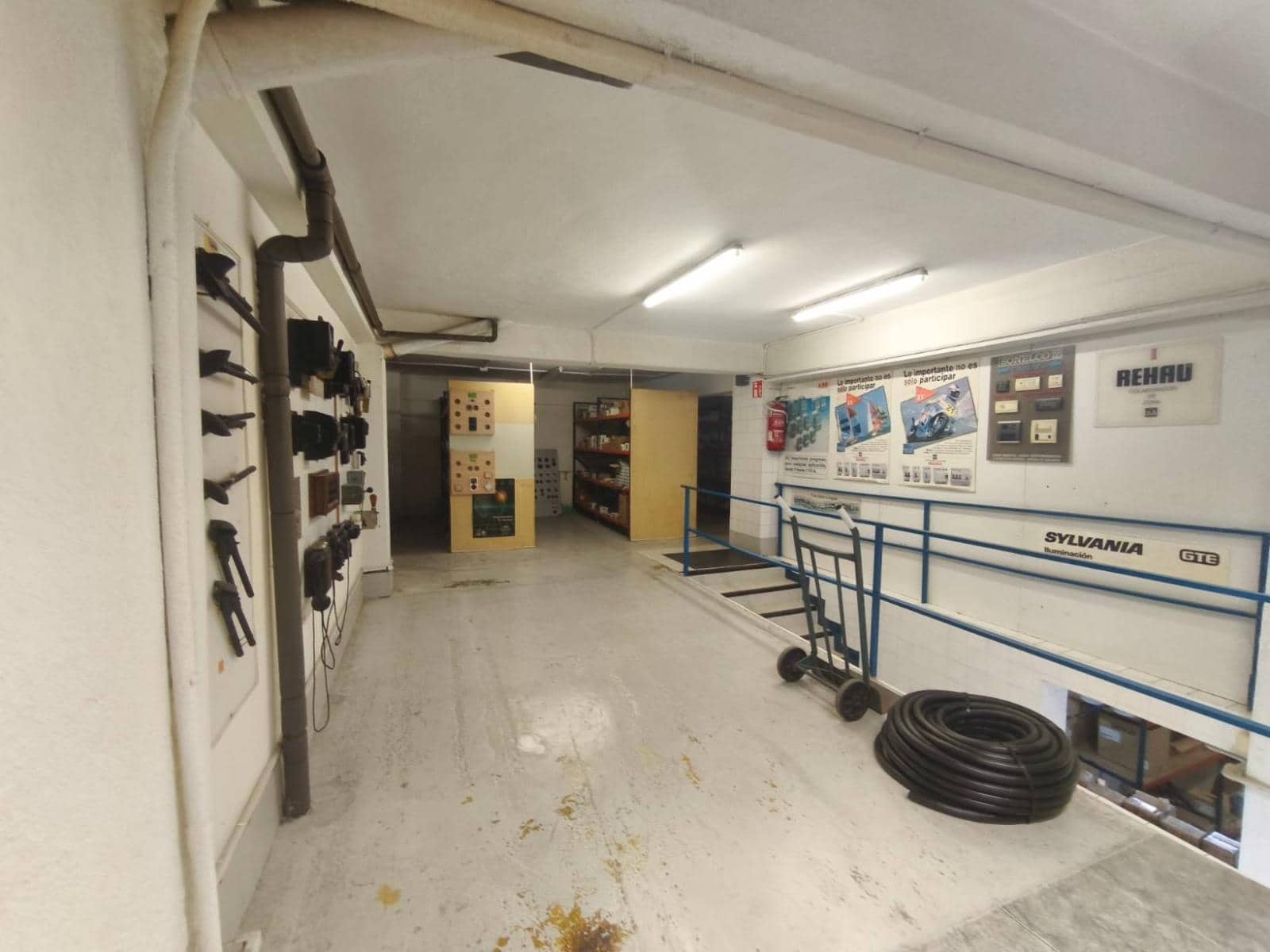 Commercial for sale in Santander - € 490,000 (Ref: 9799070)