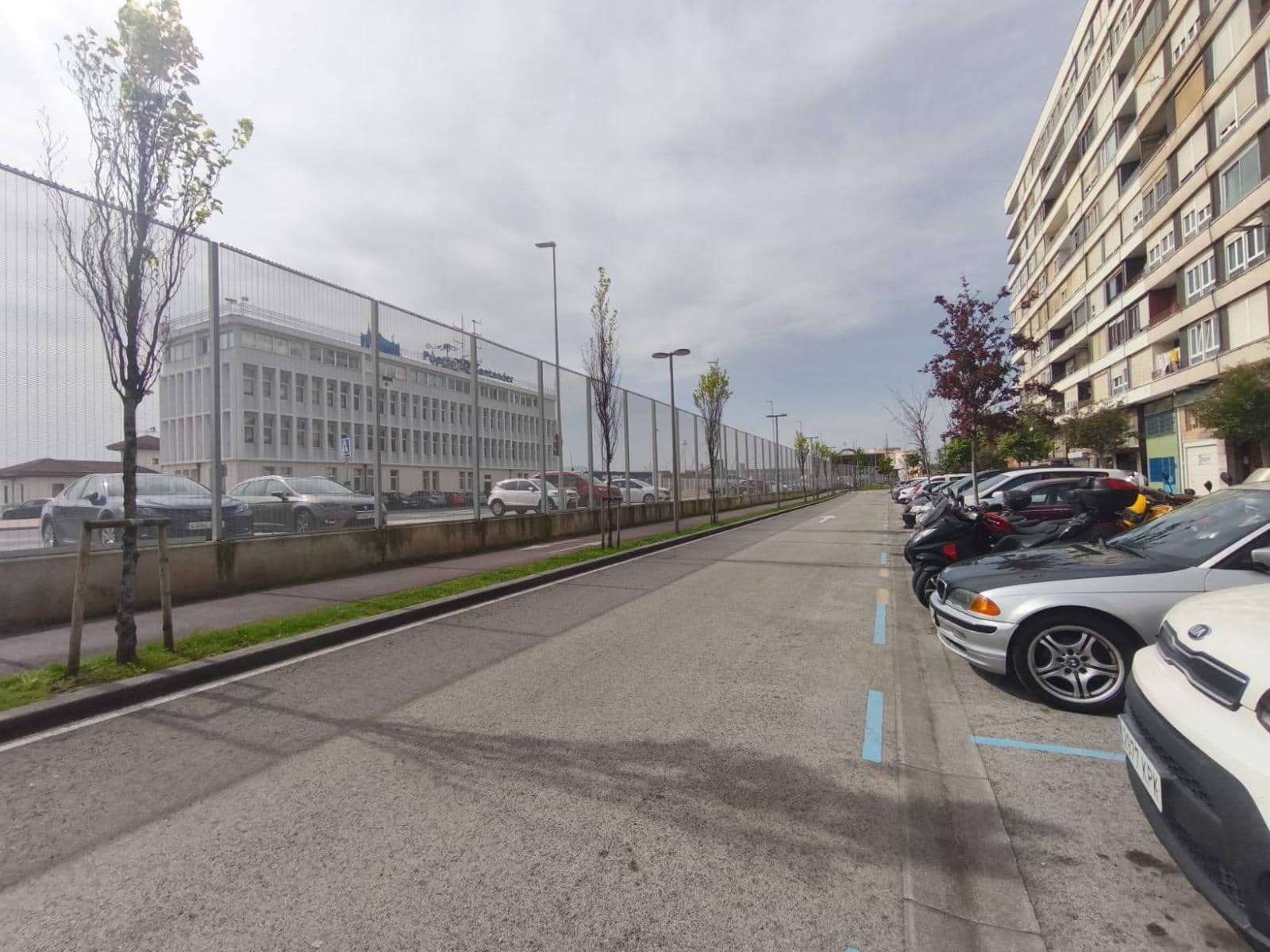 Commercial for sale in Santander - € 490,000 (Ref: 9799070)