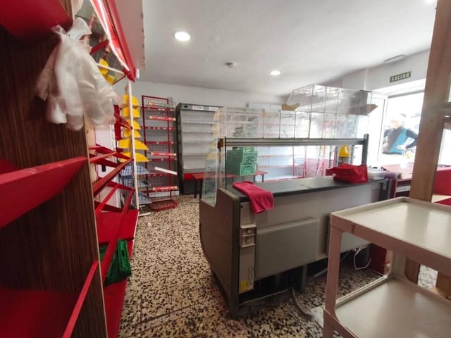 Commercieel te koop in Santander - € 45.000 (Ref: 9807960)