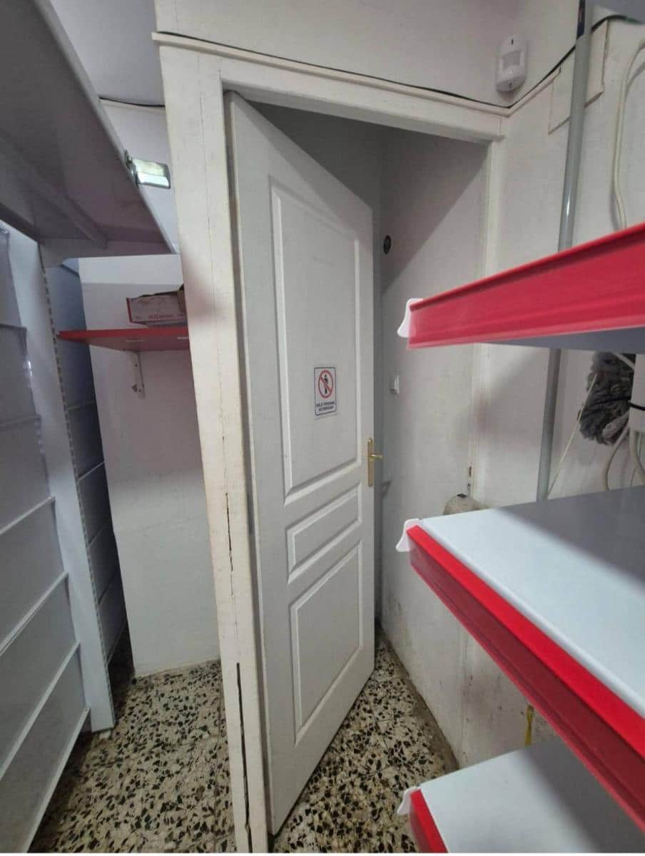 Commercial for sale in Santander - € 45,000 (Ref: 9807960)