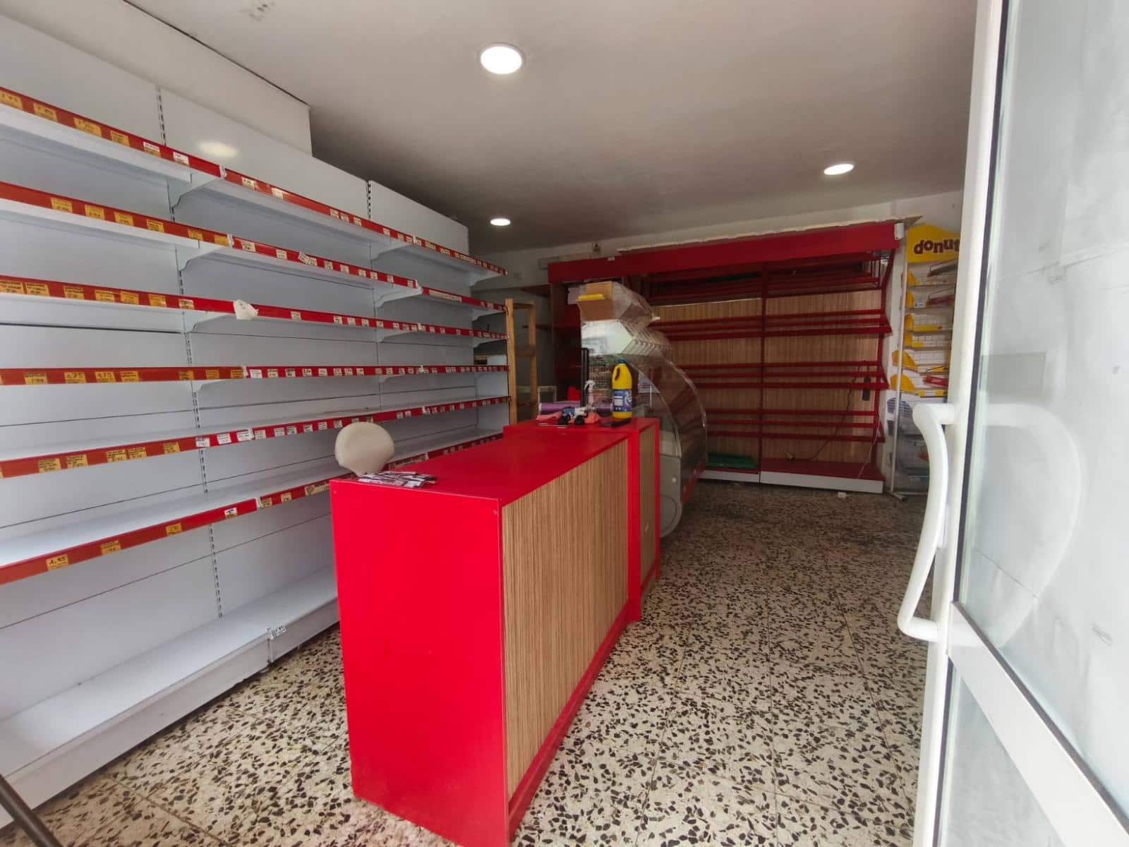 Commercial for sale in Santander - € 45,000 (Ref: 9807960)