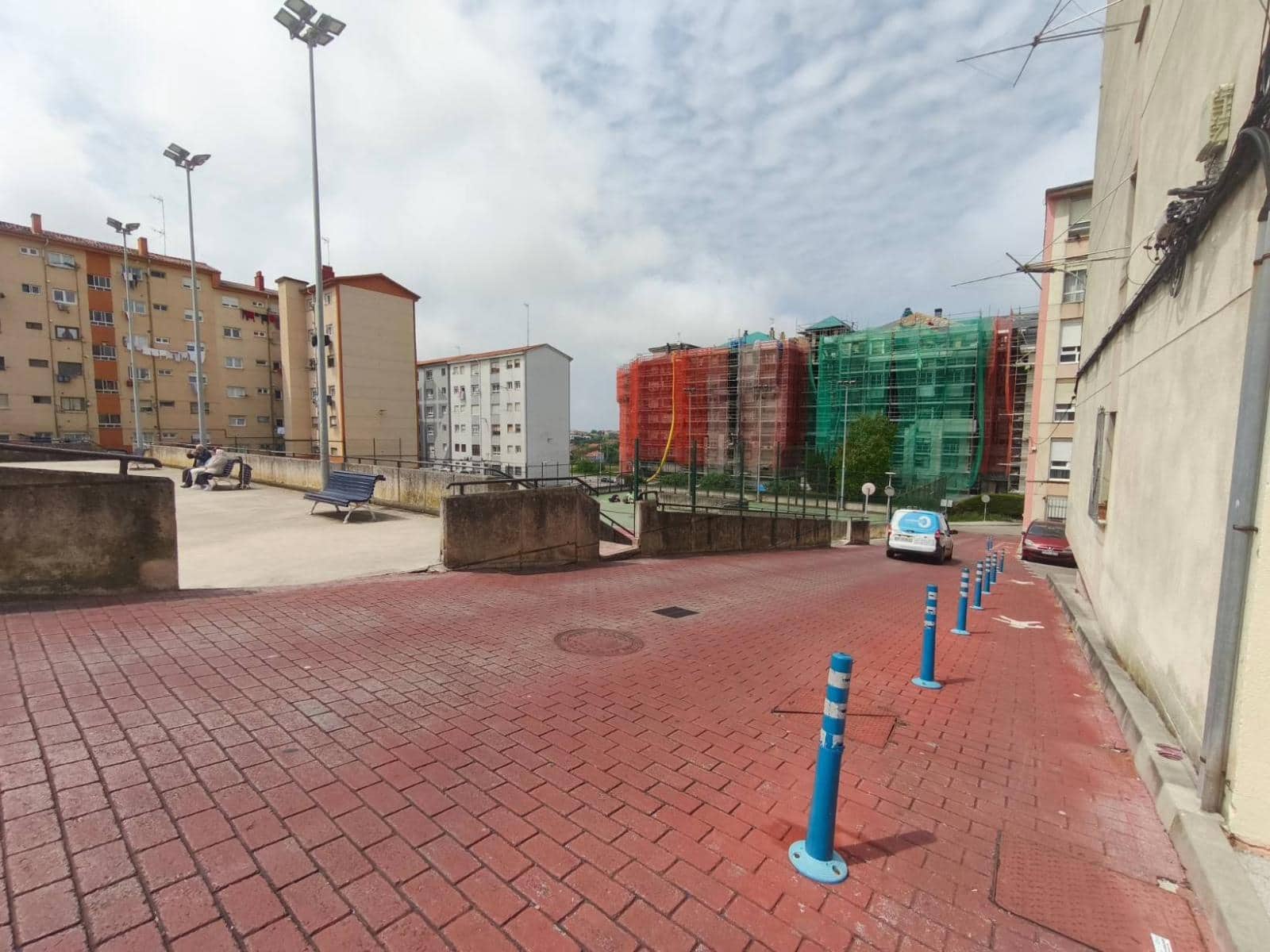 Commercial for sale in Santander - € 45,000 (Ref: 9807960)