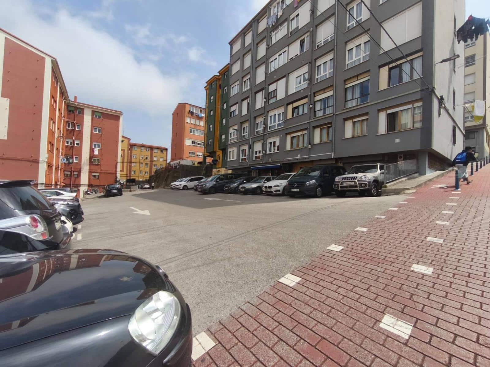 Commercial for sale in Santander - € 45,000 (Ref: 9807960)
