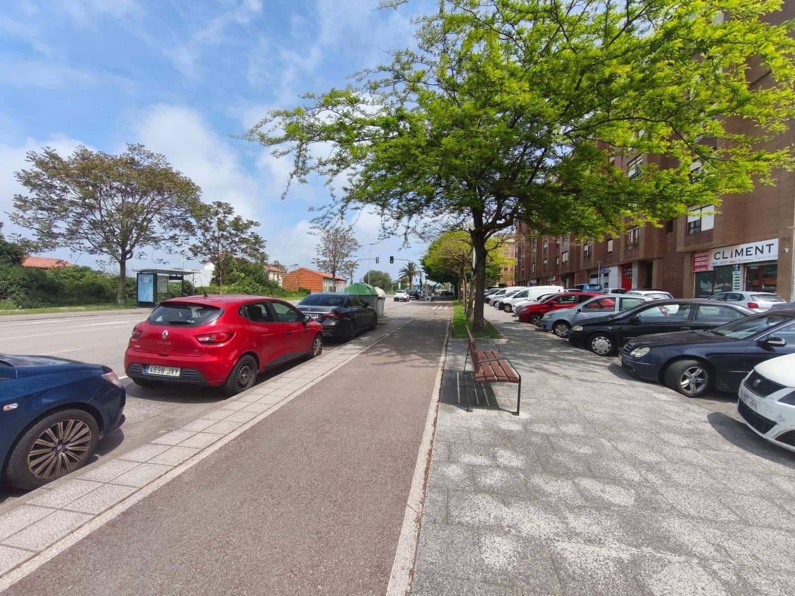 Commercial for sale in Santander - € 45,000 (Ref: 9807960)