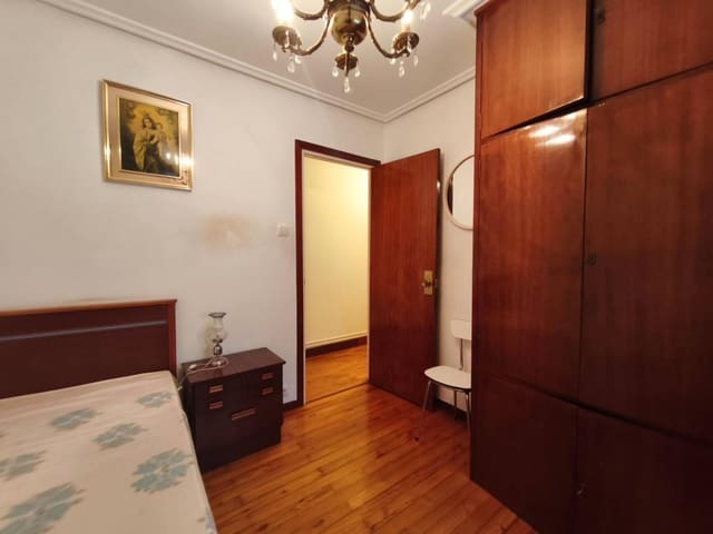 Piso de 3 habitaciones en Santander en venta - 175.000 € (Ref: 9817932)