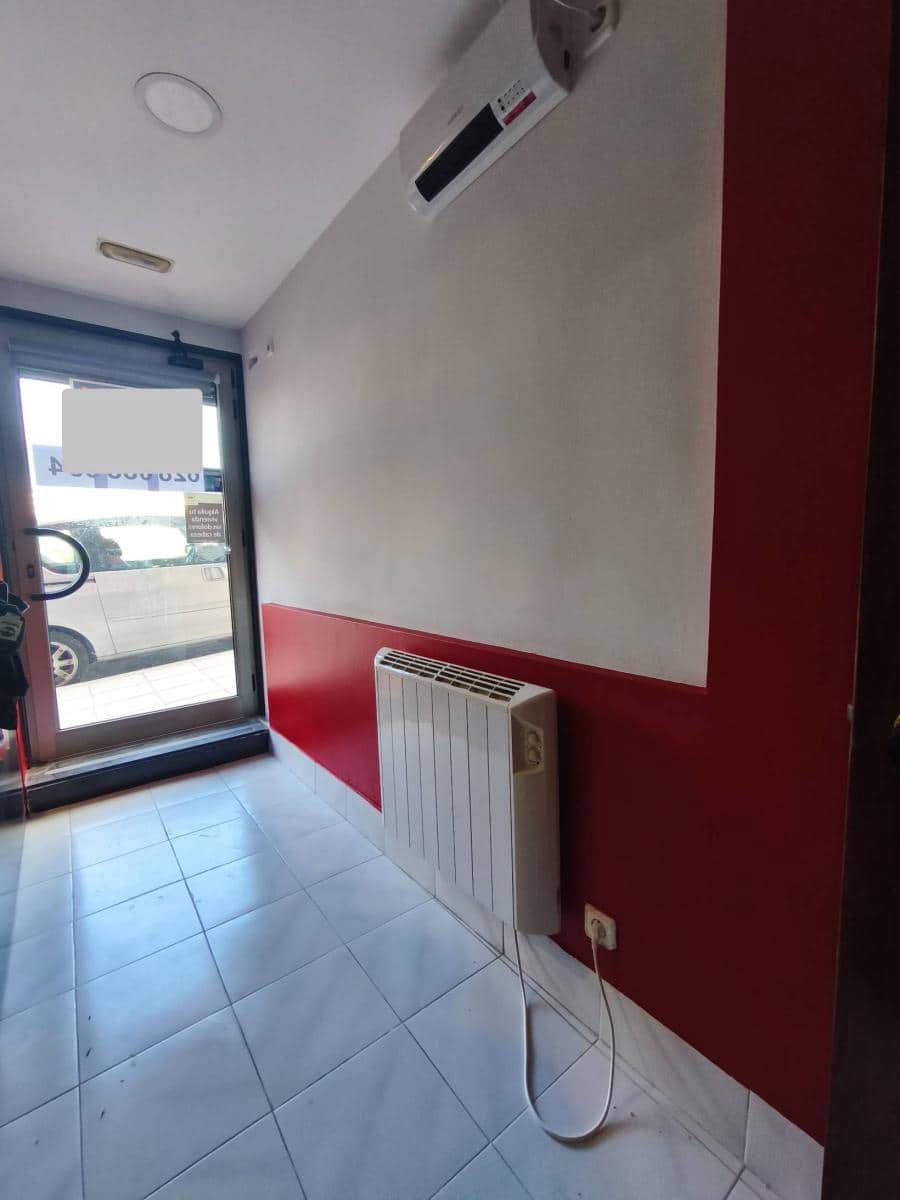 Commercial for rent in Santander - € 550 (Ref: 9822462)