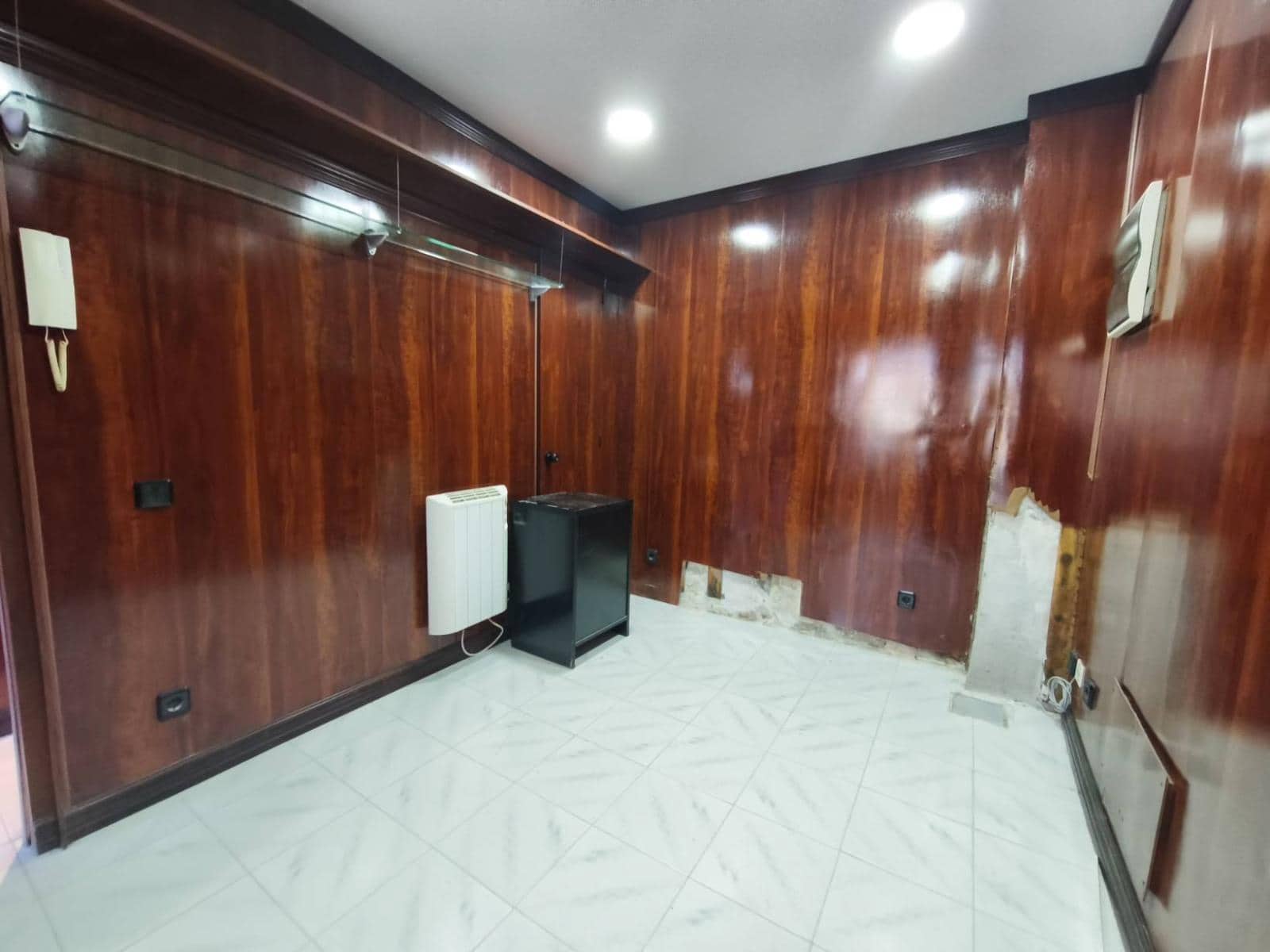 Commercial for rent in Santander - € 550 (Ref: 9822462)