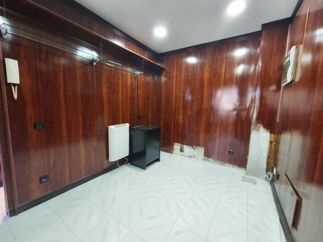 Local Commercial à louer à Santander - 550 € (Ref: 9822462)