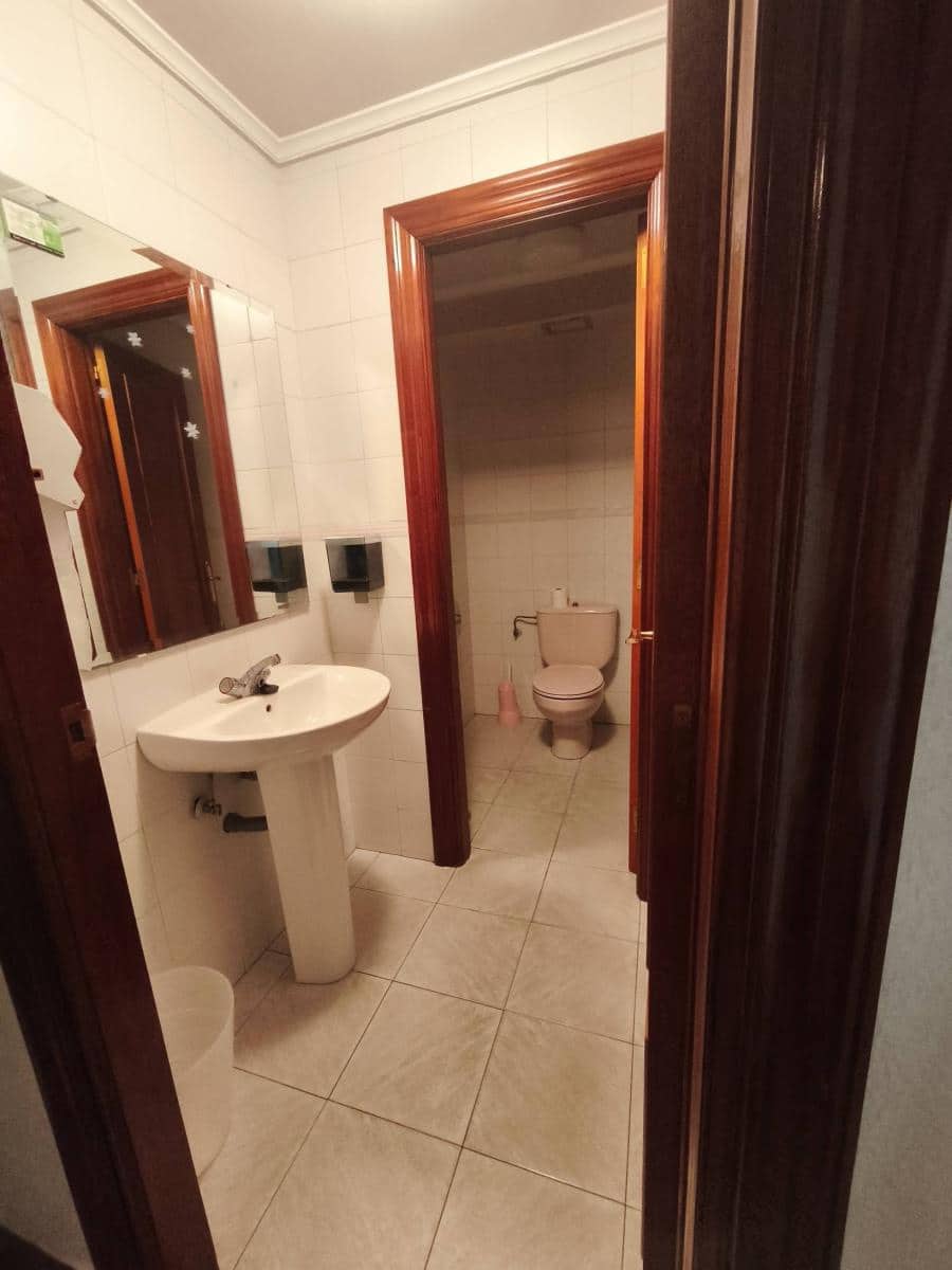 Gewerbe zu verkaufen in Santander - 318.000 € (Ref: 9833522)