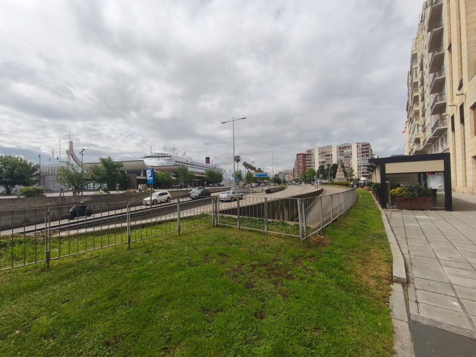 Gewerbe zu verkaufen in Santander - 318.000 € (Ref: 9833522)