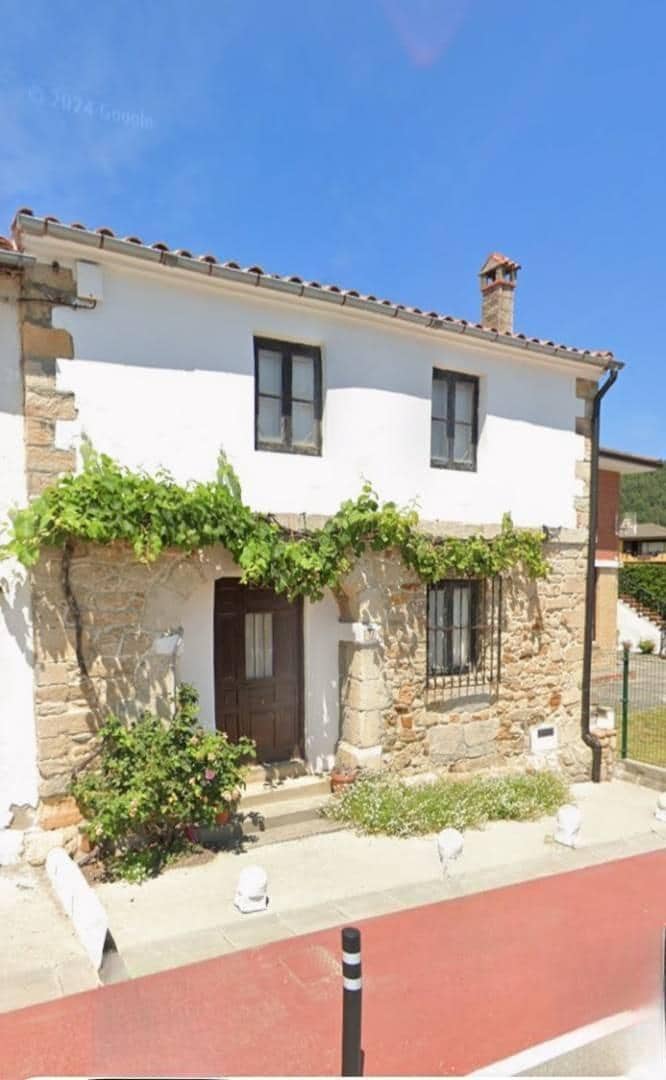 8 bedroom Semi-detached Villa for sale in Galizano - € 800,001 (Ref: 9868450)