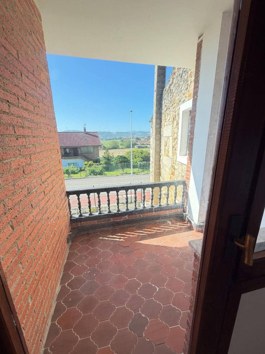 8 bedroom Semi-detached Villa for sale in Galizano - € 800,001 (Ref: 9868450)