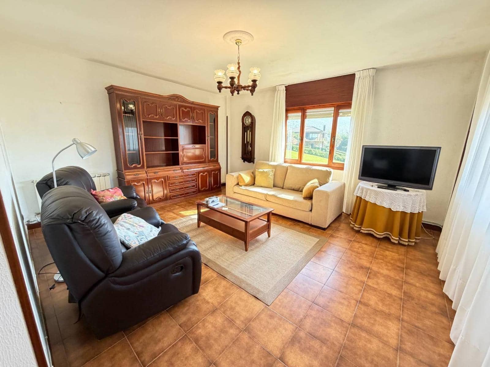 8 bedroom Semi-detached Villa for sale in Galizano - € 800,001 (Ref: 9868450)