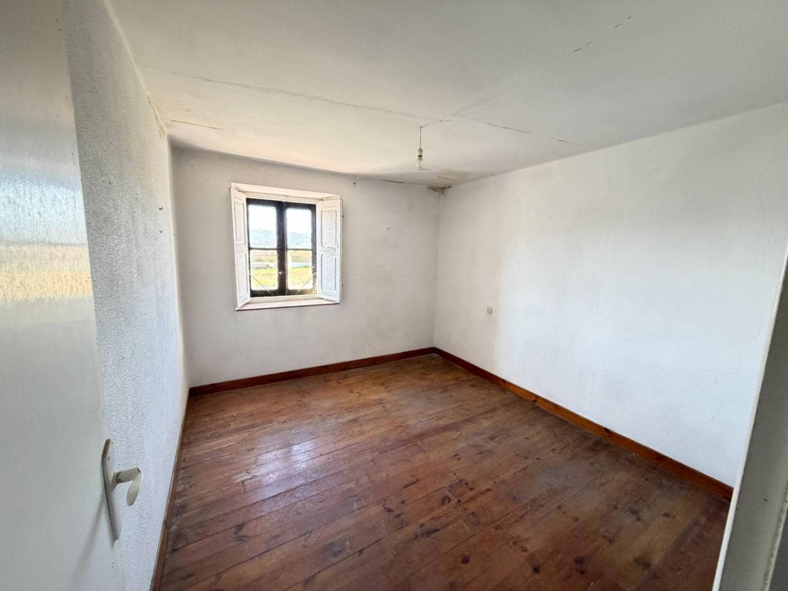8 bedroom Semi-detached Villa for sale in Galizano - € 800,001 (Ref: 9868450)