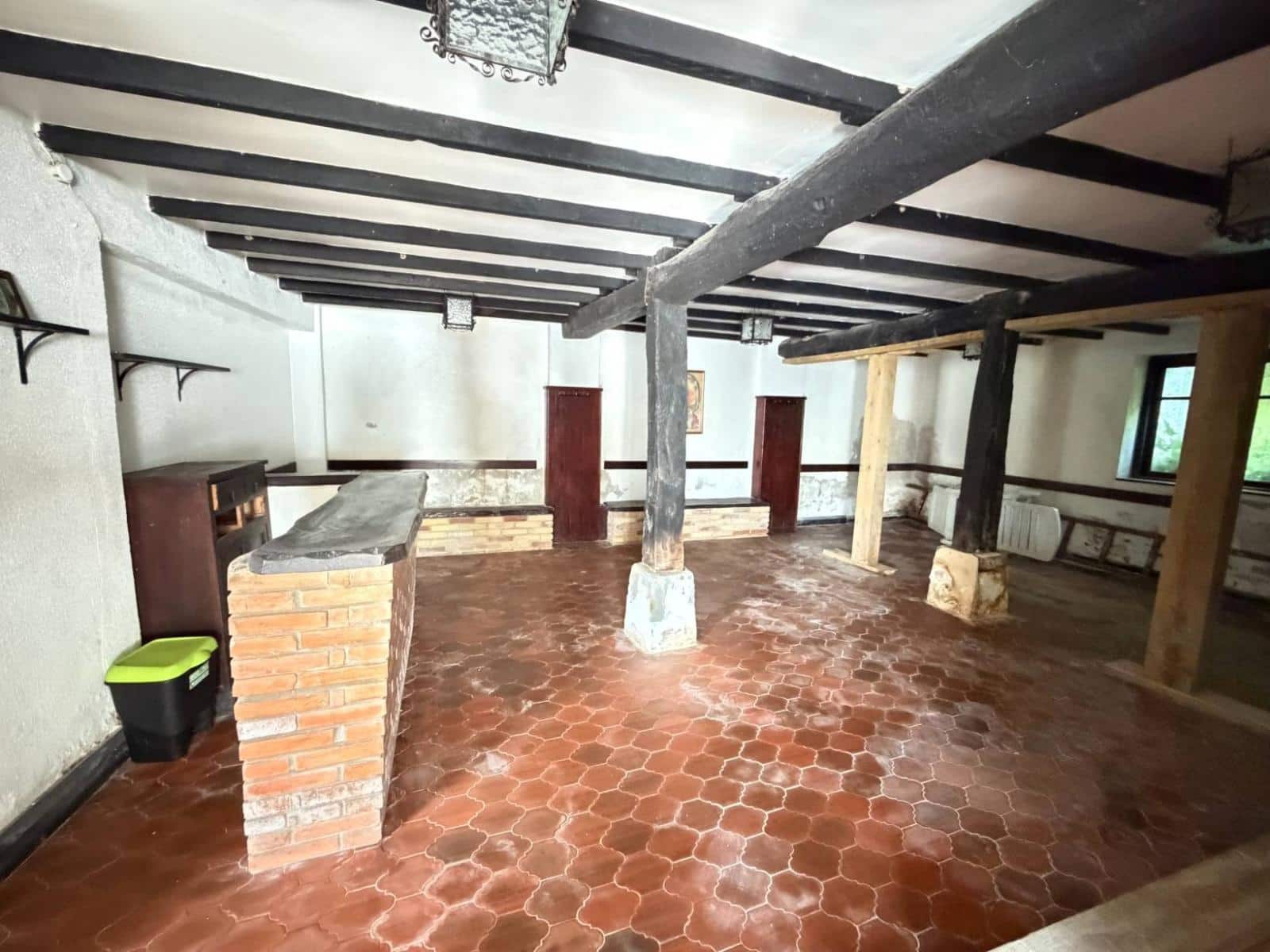 8 bedroom Semi-detached Villa for sale in Galizano - € 800,001 (Ref: 9868450)